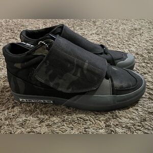 NEW RARE Limited Edition Airwalk VIC Mens 9 Black Camouflage Camo GBRS Firebird